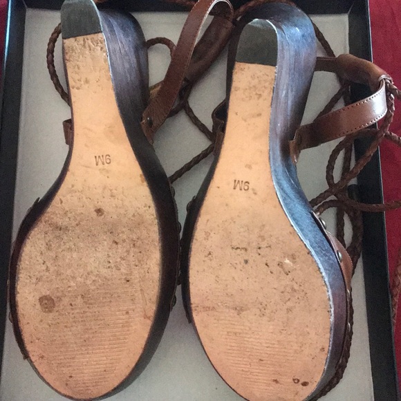 DIANE VON FURSTENBERG LEATHER WEDGE SANDALS - Picture 6 of 6